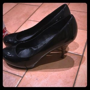 Fendi super gorgeous Patent and heel detail shoes